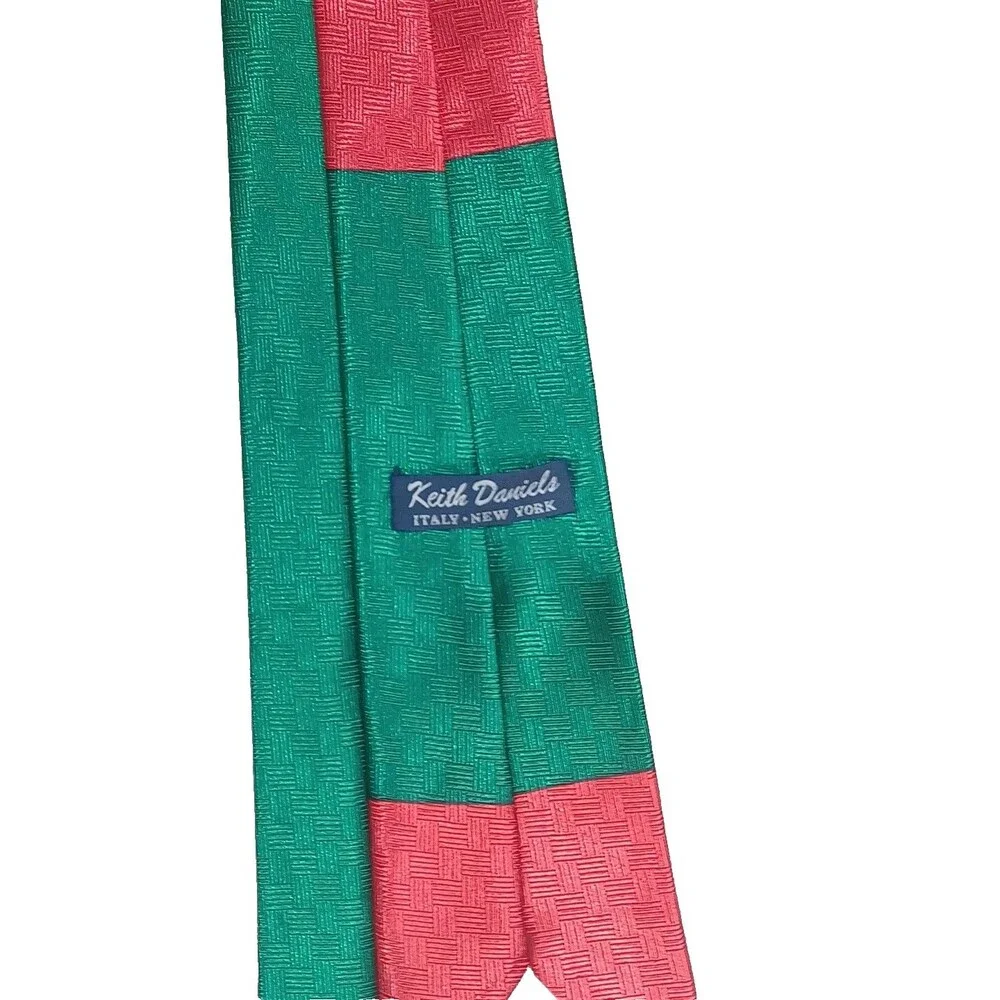 Keith Daniels Christmas Tie Mens Green Red Shiny Christmas Trees Holiday Silk